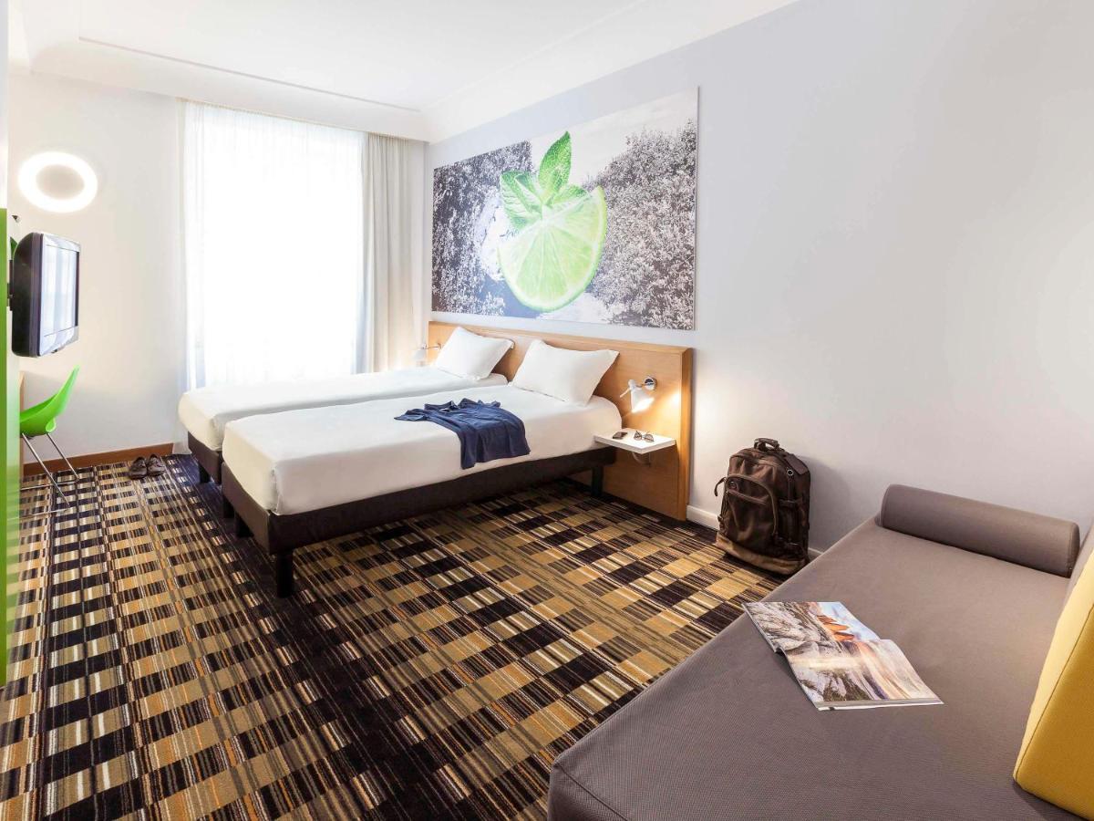 ไอบิส สไตล์ นาโปลี การิบัลดี Hotel เนเปิลส์ ภายนอก รูปภาพ