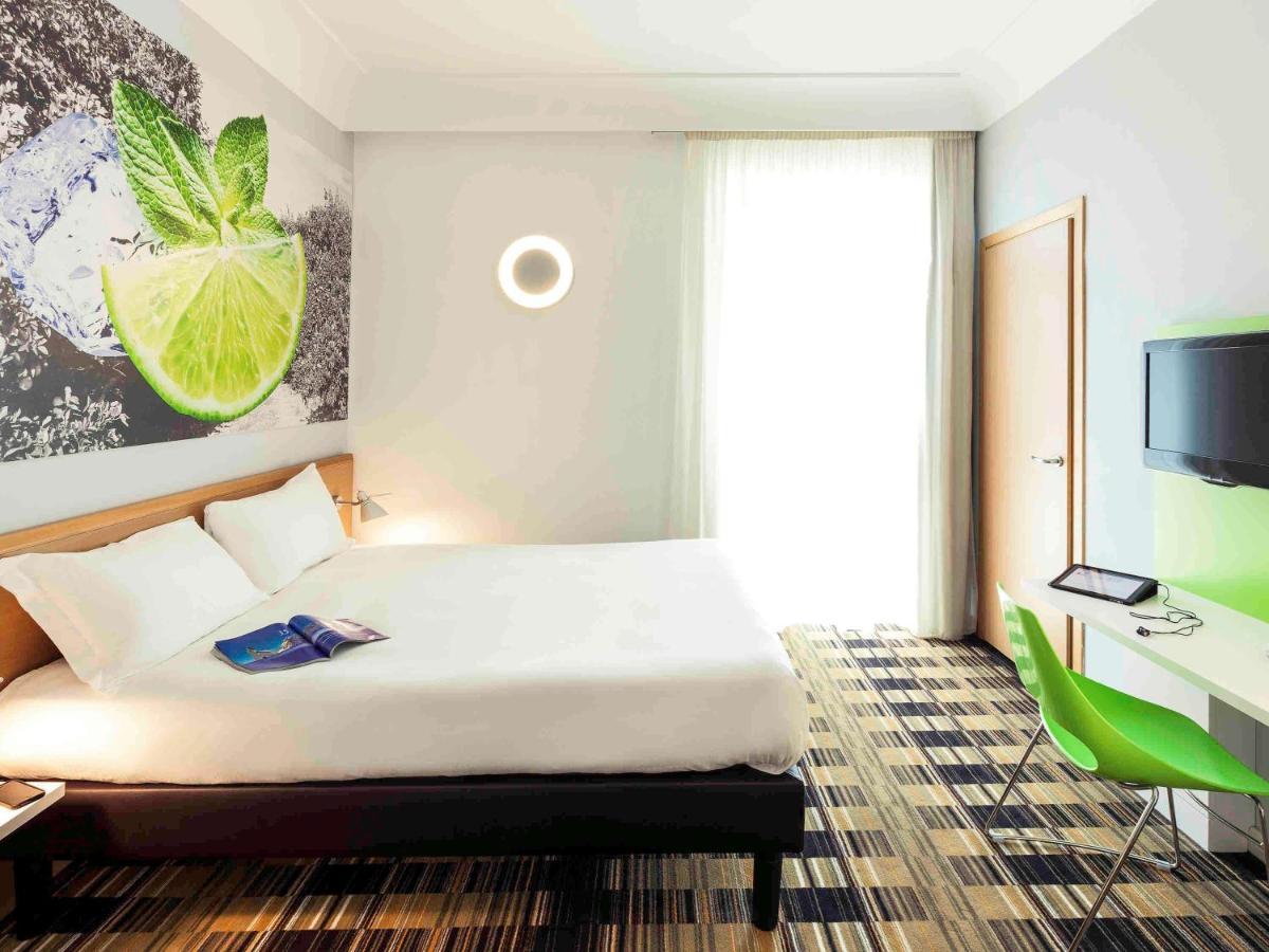 ไอบิส สไตล์ นาโปลี การิบัลดี Hotel เนเปิลส์ ภายนอก รูปภาพ